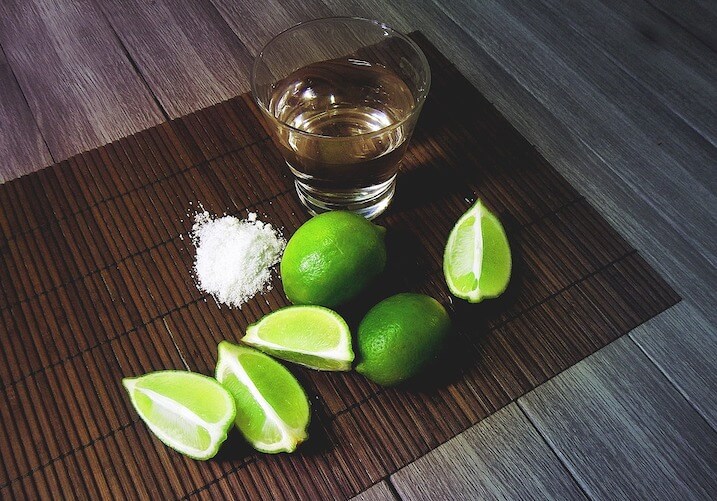 Come si beve la tequila sale e limone